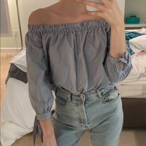 Gorgeous off-the-shoulder top